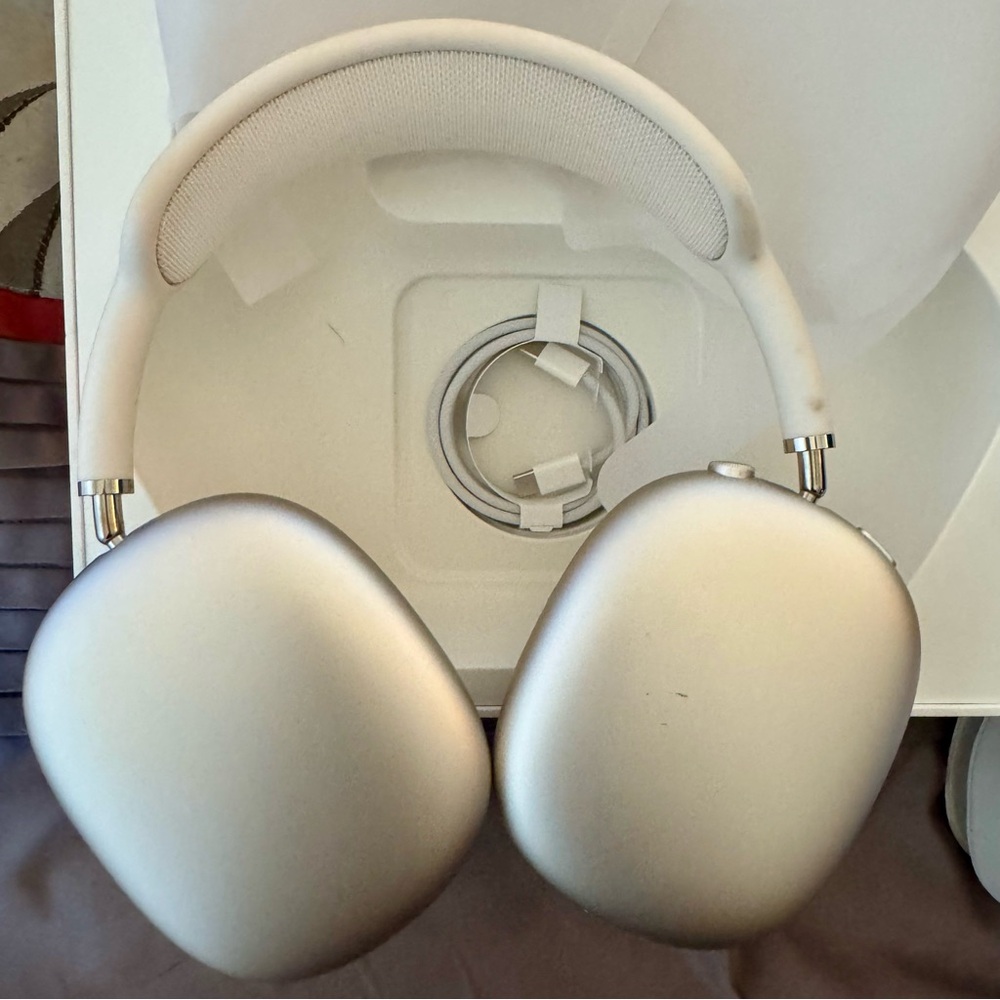 Apple Airpod Max Starlight Over-Ear Headphones - Silver